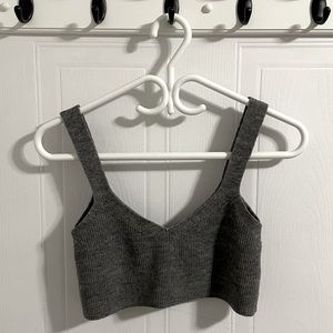 Small Aritzia (Wilfred) Ribbed Crop Top